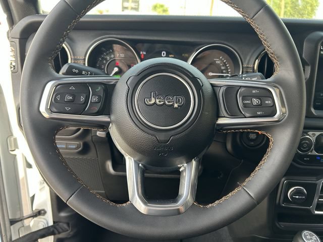 Used 2023 Jeep Wrangler Unlimited Sahara AWD/4WD image 23