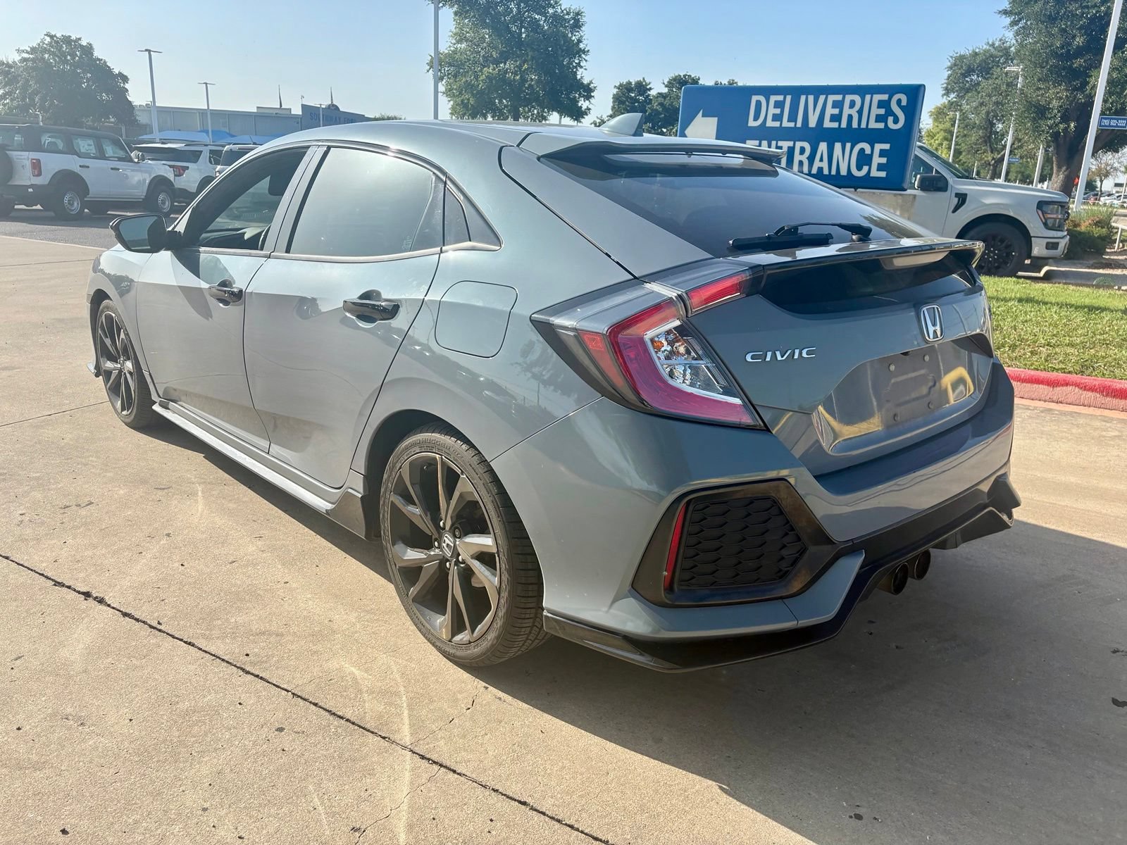 Used 2019 Honda Civic Sport Touring image 3