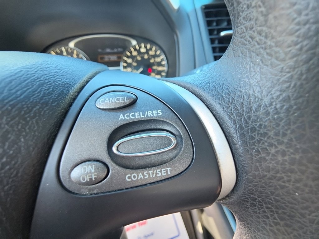 Used 2015 Nissan Pathfinder S FWD image 16