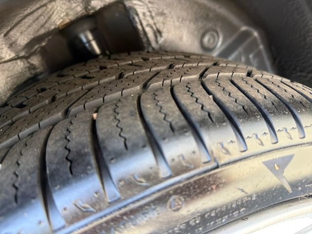 Used 2005 Chrysler Crossfire Limited image 27