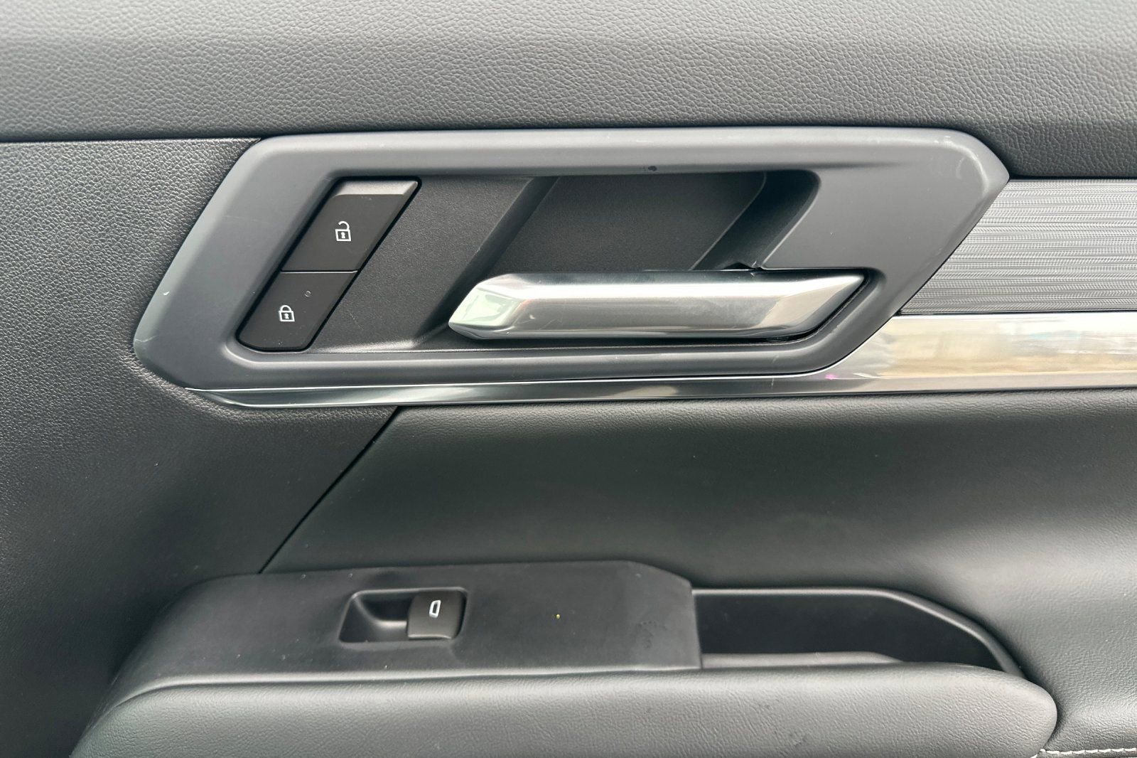 New 2026 GMC Terrain Elevation w/ Elevation Premium Package image 19