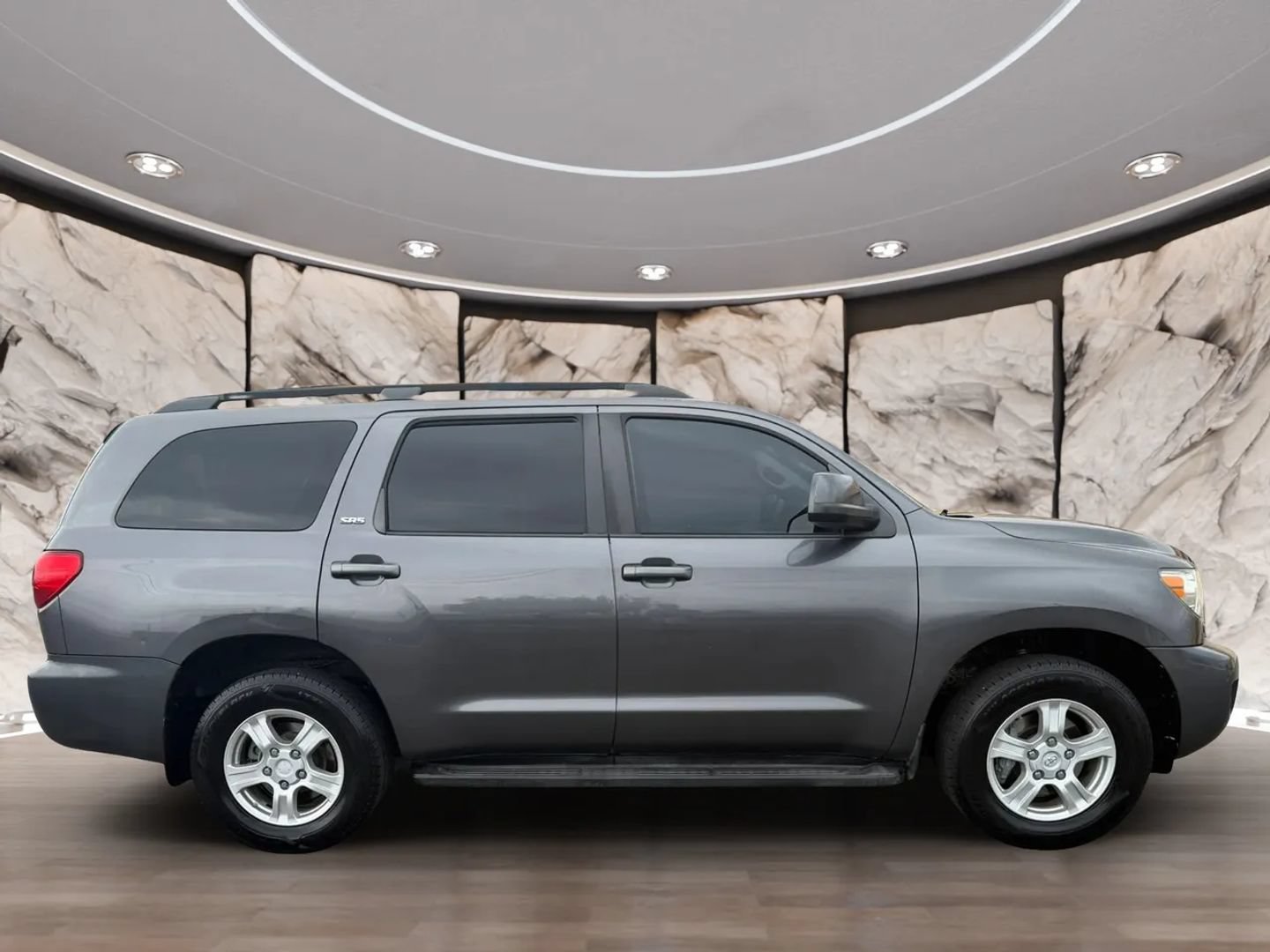 Used 2013 Toyota Sequoia SR5 RWD image 4
