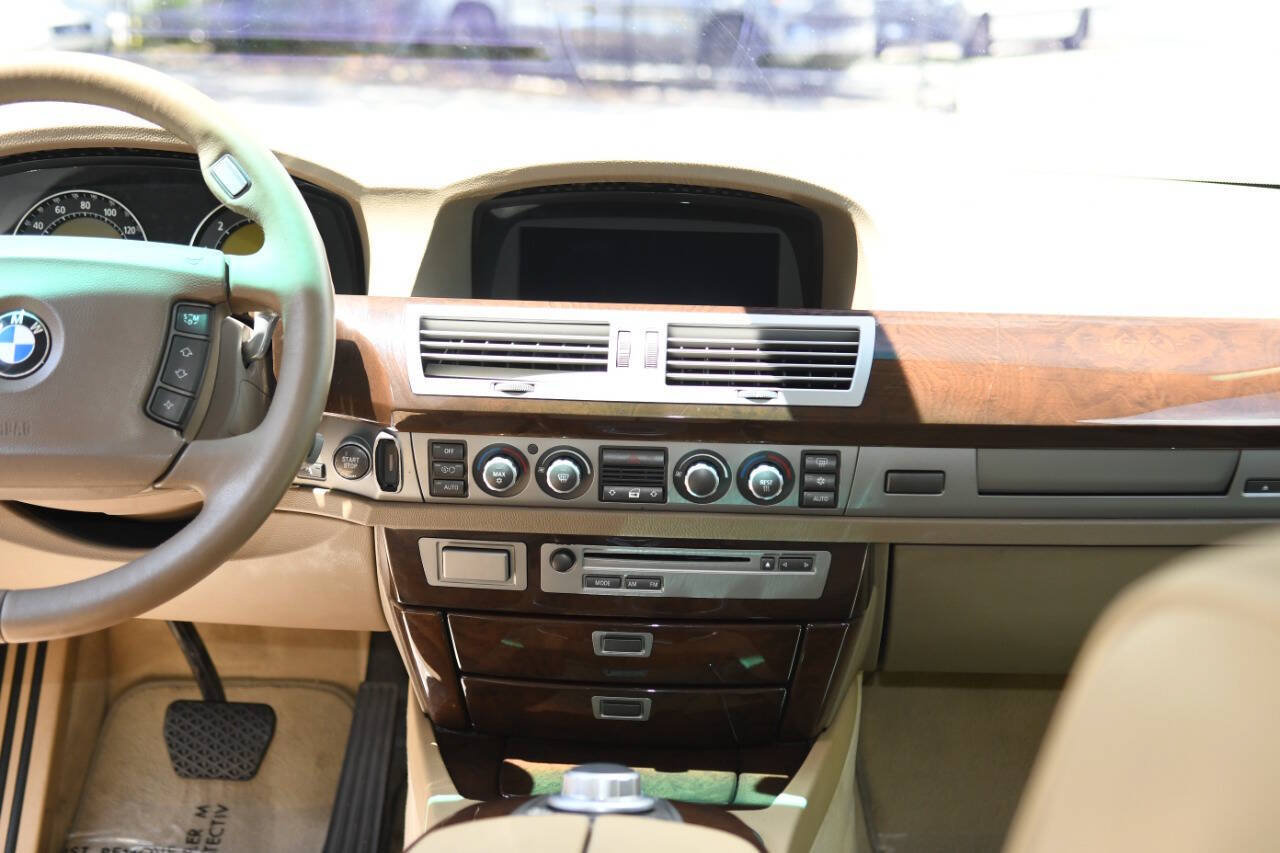 Used 2006 BMW 750Li RWD image 25