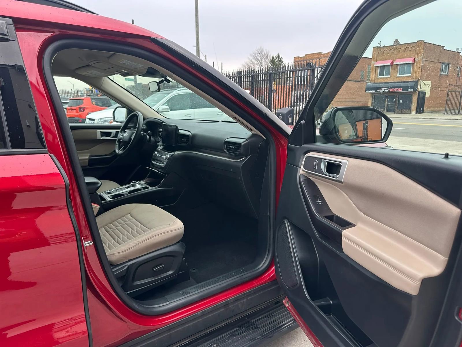 Used 2020 Ford Explorer XLT image 13