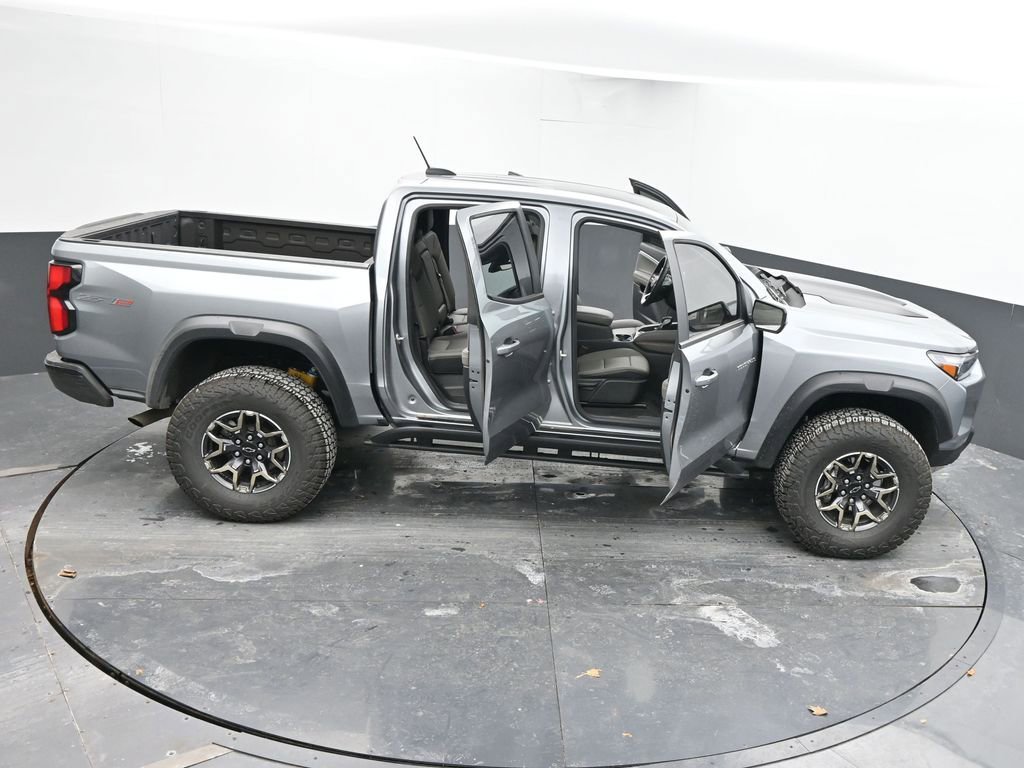 Used 2024 Chevrolet Colorado ZR2 w/ ZR2 Convenience Package III image 67