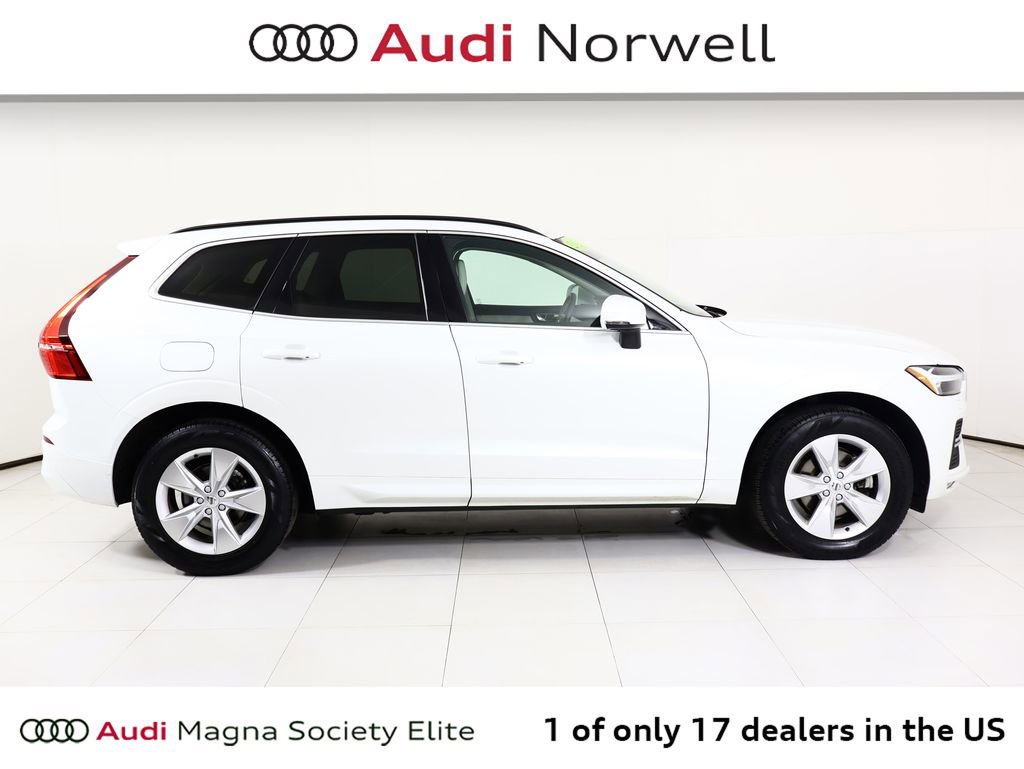 Used 2022 Volvo XC60 B5 Momentum w/ Climate Package image 18