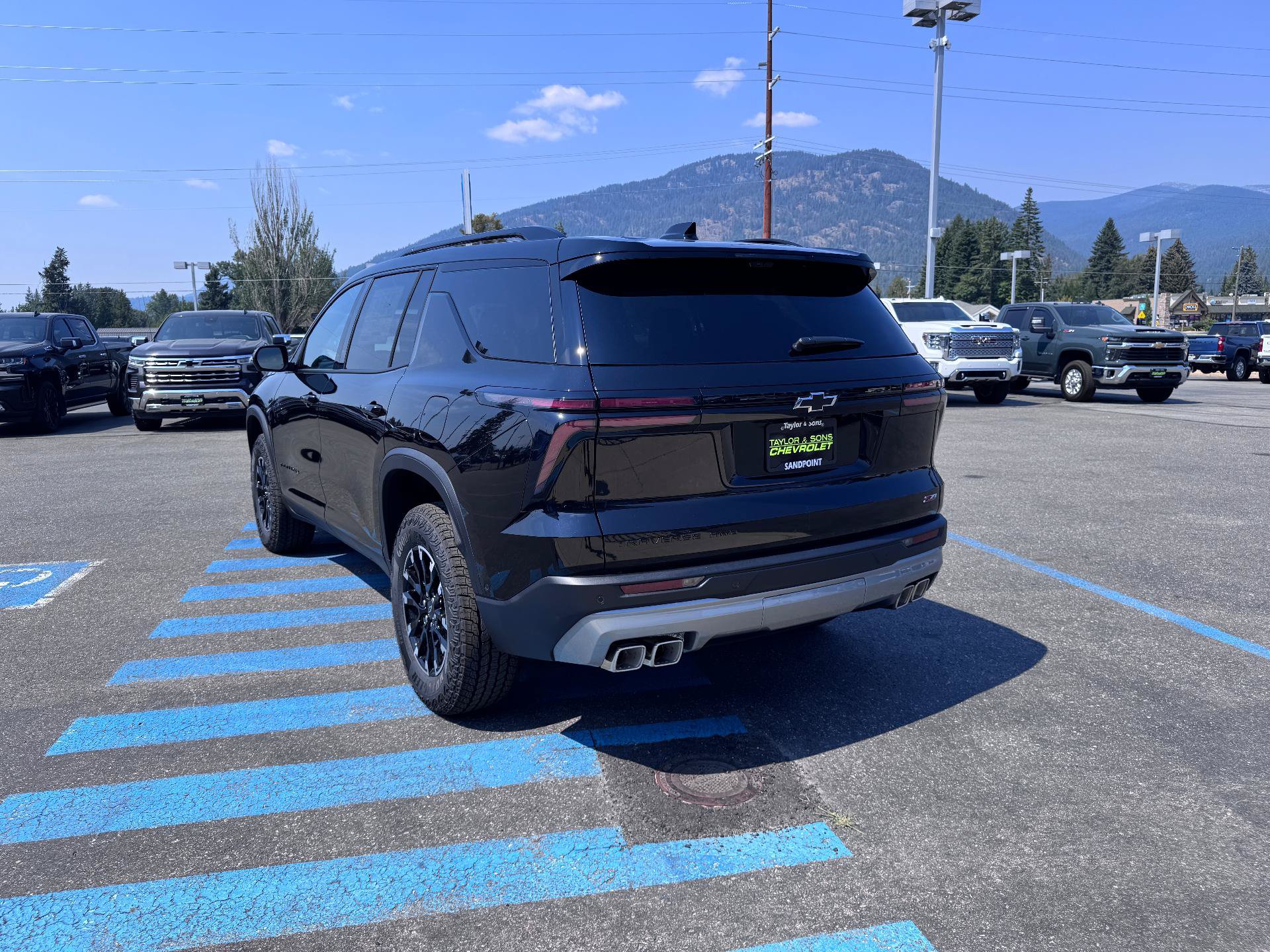 New 2026 Chevrolet Traverse Z71 w/ Enhanced Driving Package AWD/4WD image 5