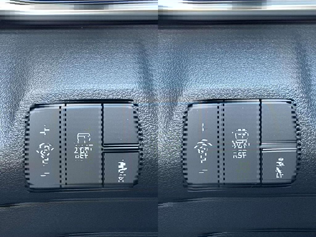 New 2026 Hyundai Elantra Limited image 21