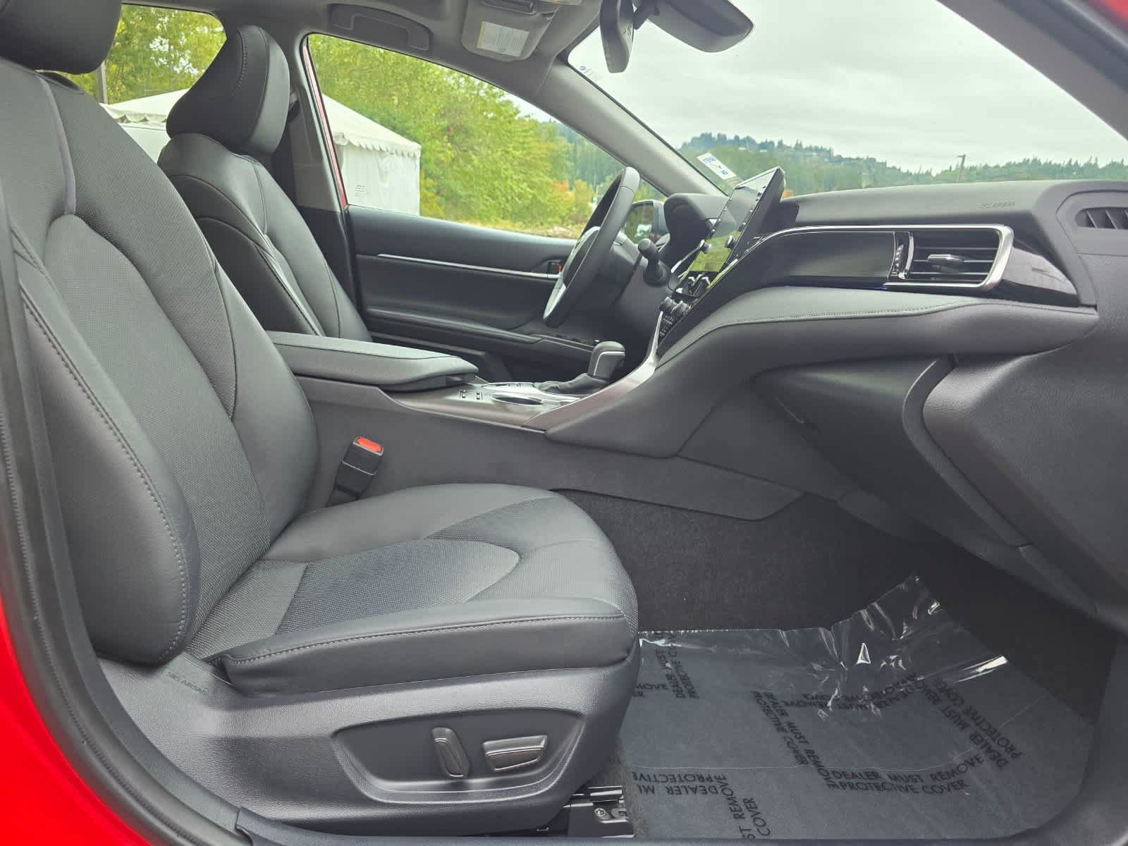 Used 2024 Toyota Camry XLE w/ Navigation Package FWD image 28