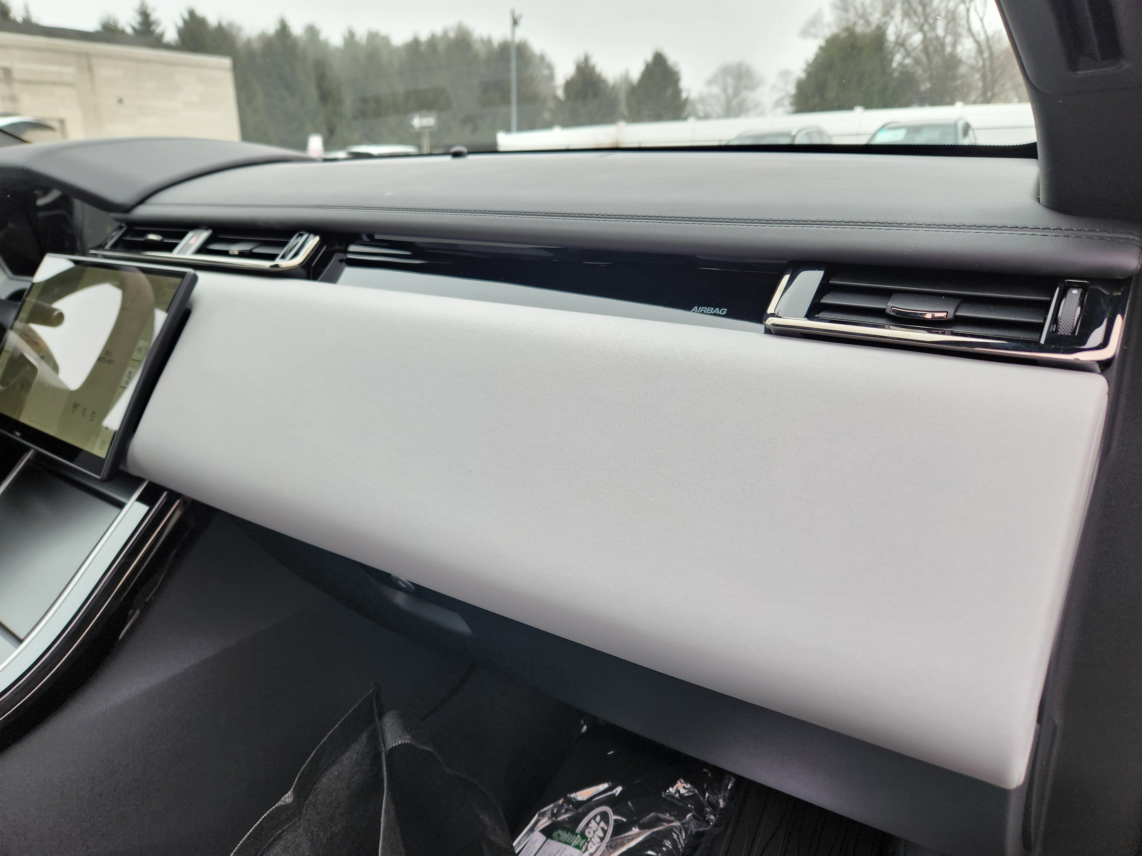 New 2026 Land Rover Range Rover Velar Dynamic SE AWD/4WD image 13