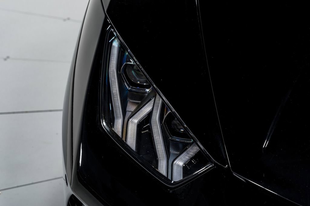 Used 2020 Lamborghini Huracan EVO RWD image 39