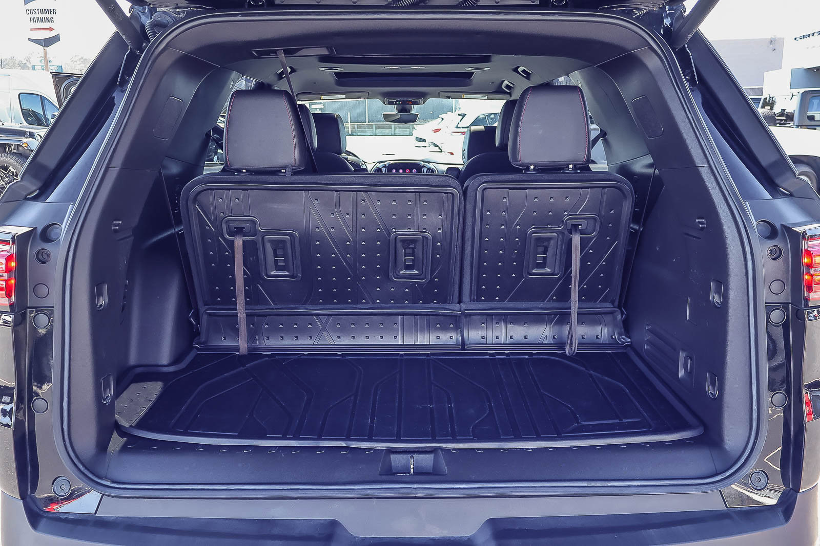 Used 2023 Chevrolet Traverse RS w/ LPO, Floor Liner Package image 14