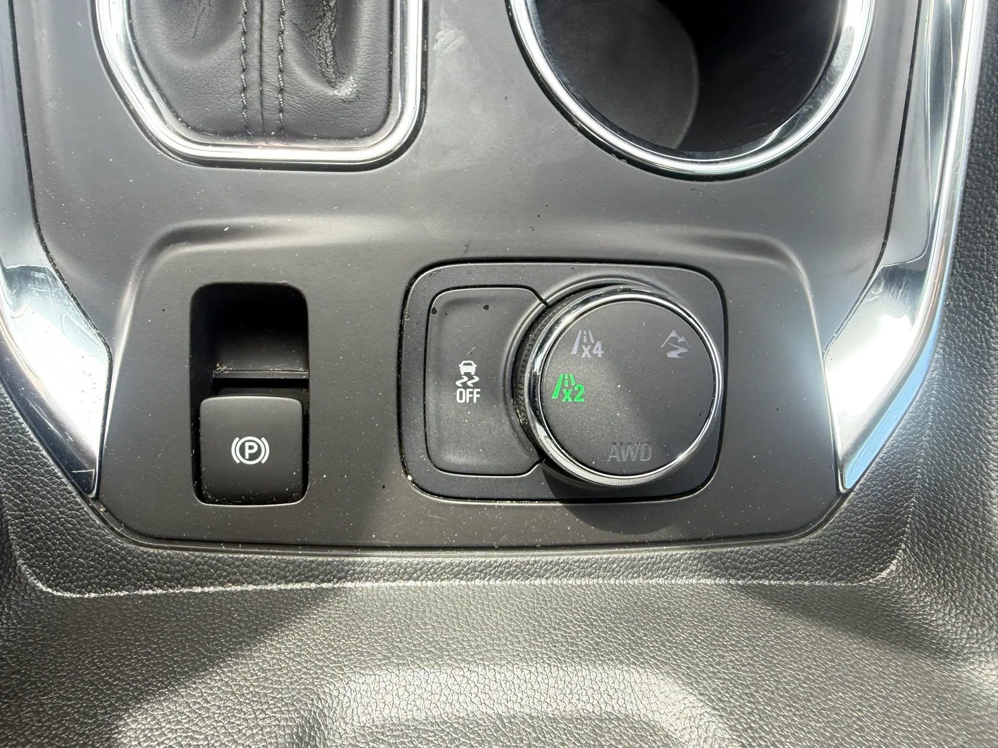 Used 2020 Chevrolet Traverse LS AWD/4WD image 22