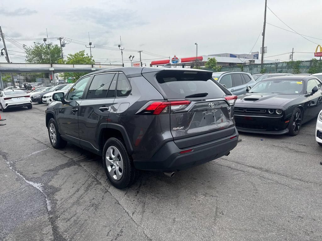Used 2024 Toyota RAV4 LE FWD image 6