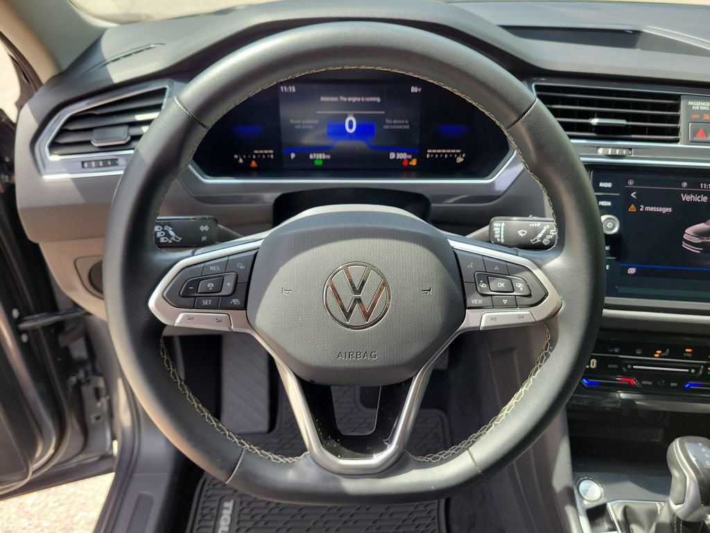 Used 2022 Volkswagen Tiguan SE w/ Panoramic Sunroof Package FWD image 22