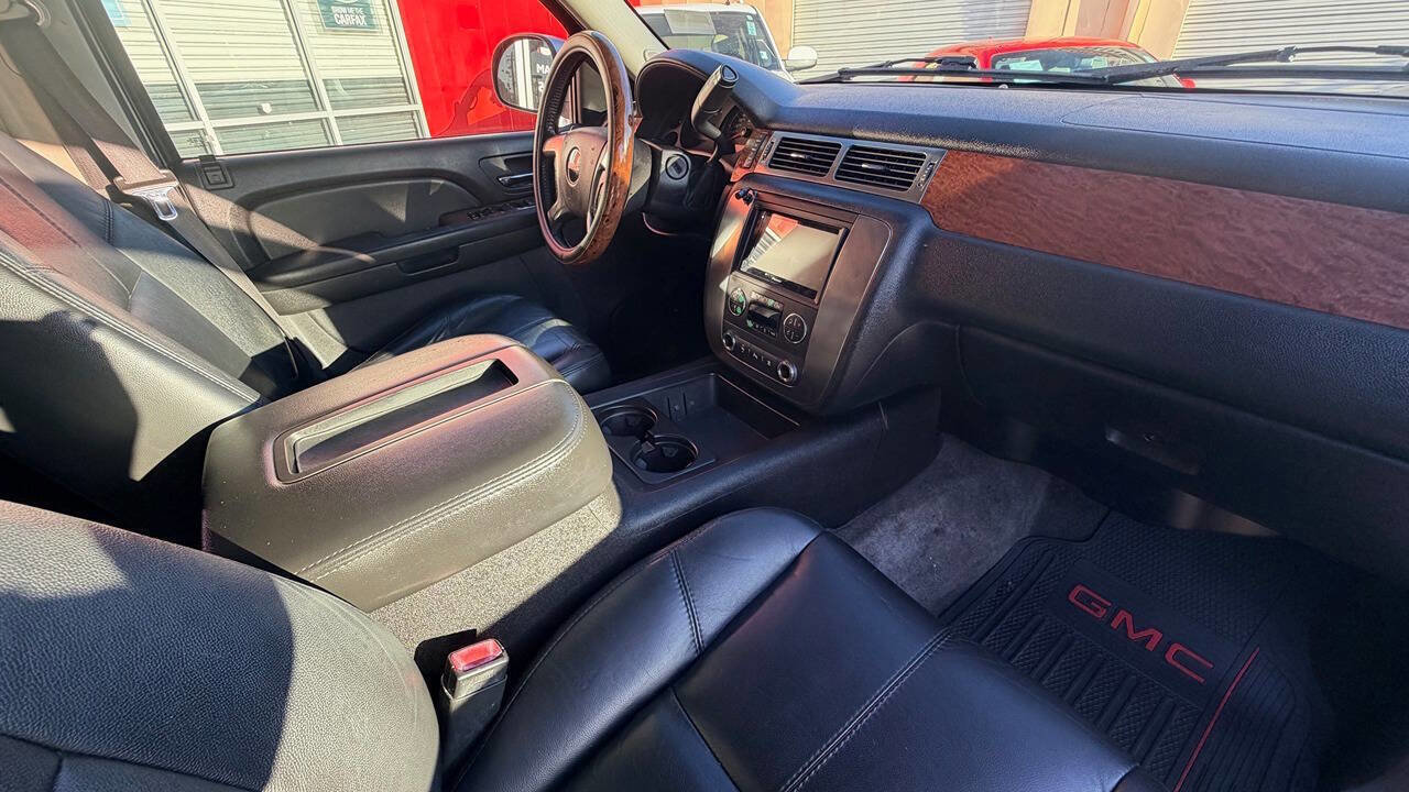 Used 2007 GMC Yukon SLT w/ SLT Preferred Equipment Group image 23