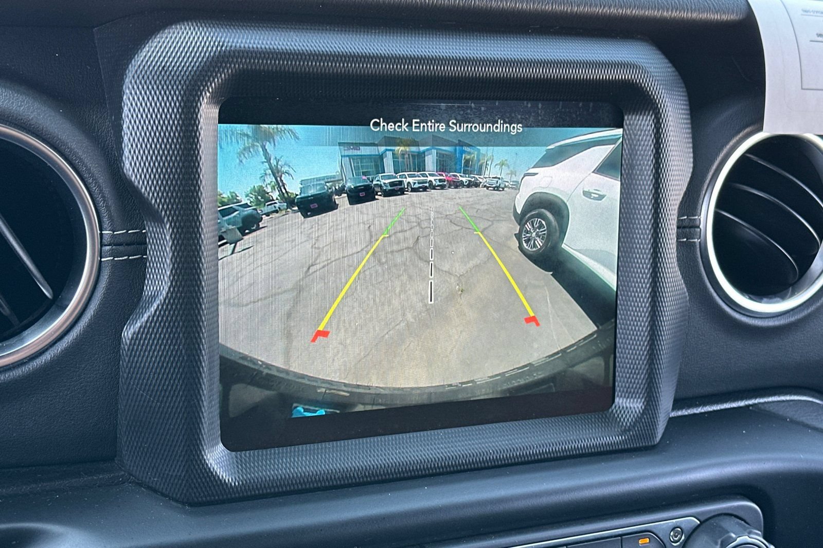 Used 2022 Jeep Wrangler Unlimited Sahara w/ Safety Group AWD/4WD image 26