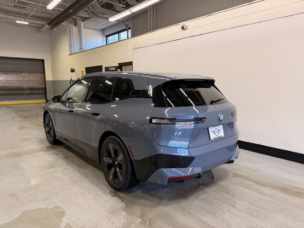 Used 2023 BMW iX xDrive50 w/ Premium Package image 3