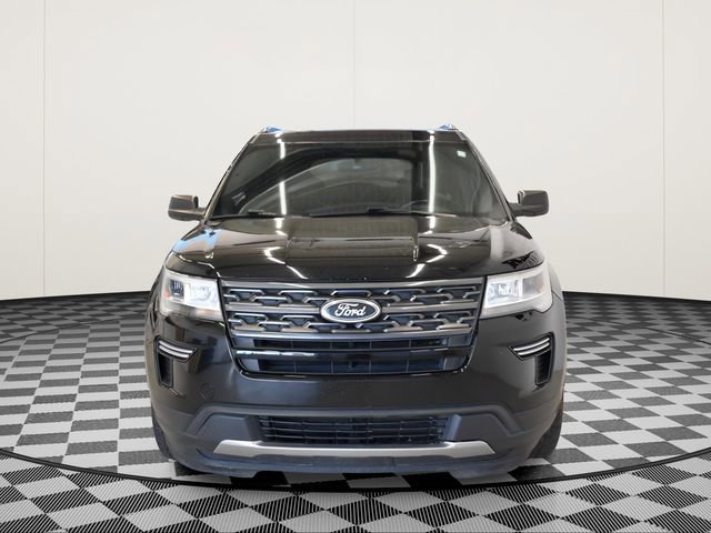 Used 2018 Ford Explorer XLT AWD/4WD image 2