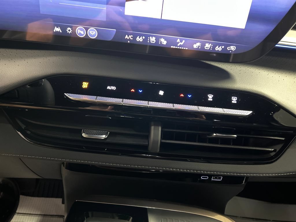 New 2026 Buick Enclave Avenir w/ Super Cruise Package AWD/4WD image 17
