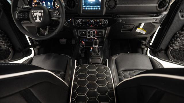 Used 2025 Jeep Gladiator Sport image 30