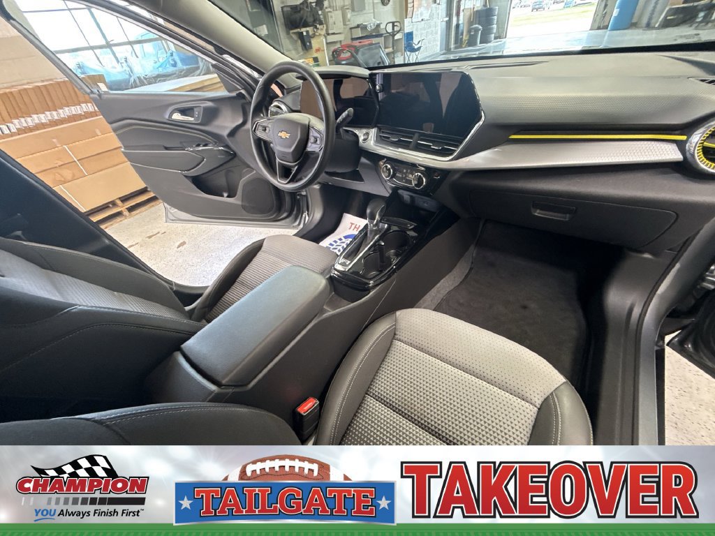 Certified 2024 Chevrolet Trax LT FWD image 37