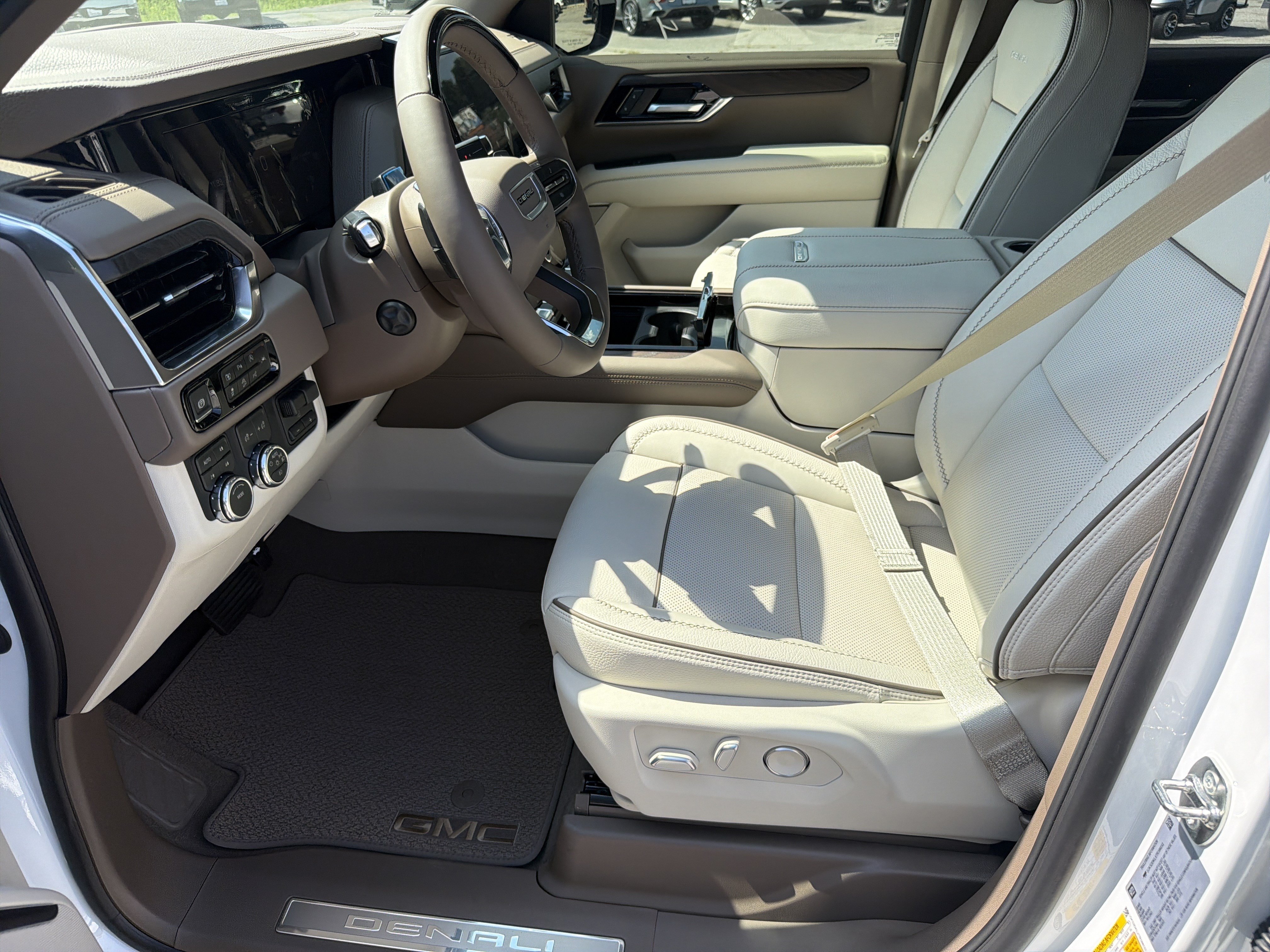 New 2026 GMC Yukon Denali w/ Advanced Technology Package AWD/4WD image 10