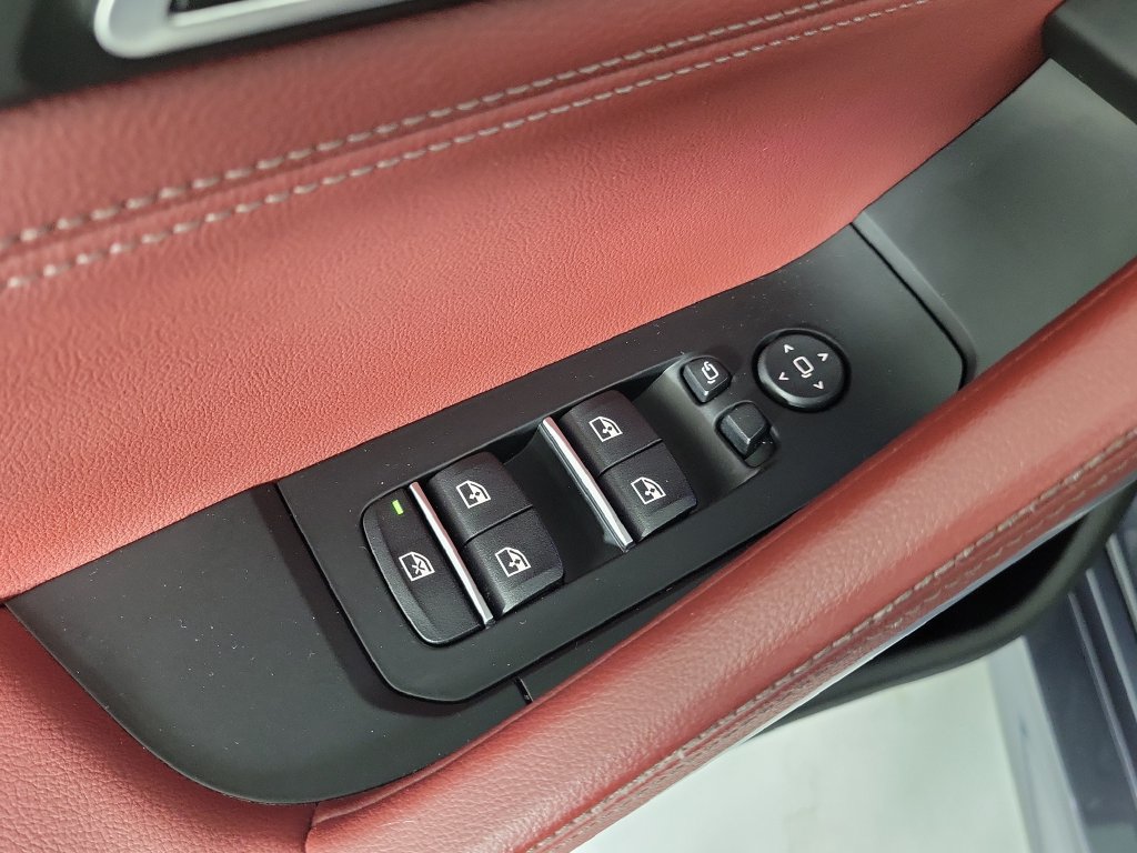 Used 2020 BMW X6 M50i AWD/4WD image 22