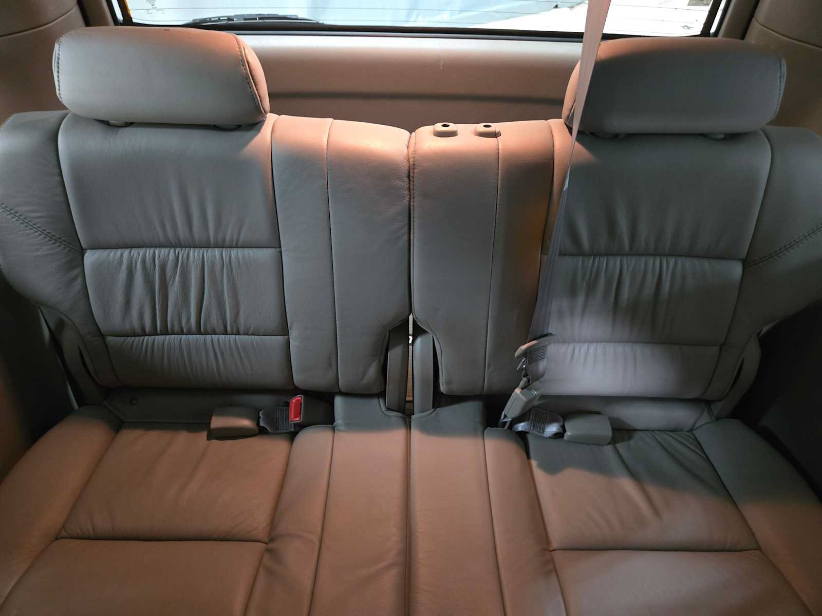 Used 2007 Toyota Sequoia SR5 AWD/4WD image 18