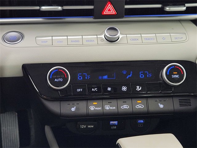 Certified 2025 Hyundai Elantra Limited image 21