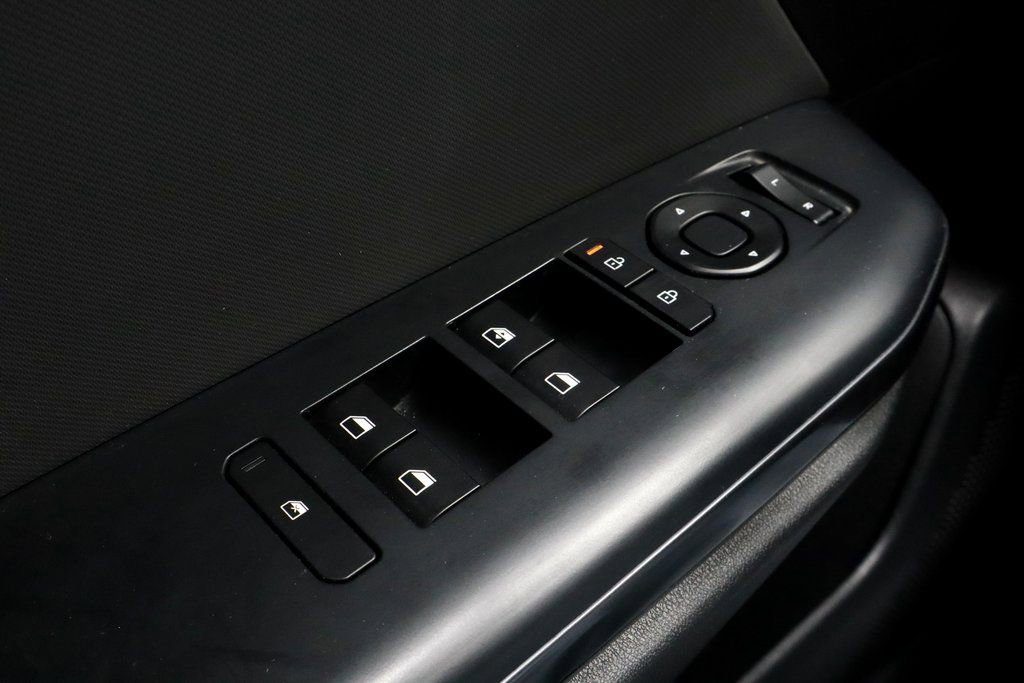 Used 2025 Kia K4 LXS image 25