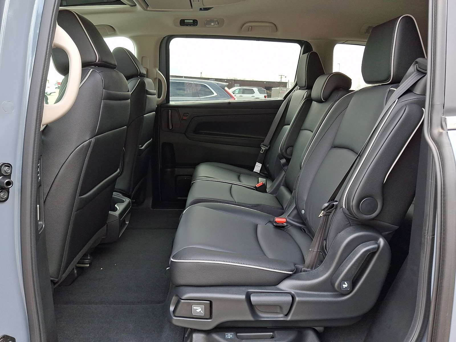 New 2026 Honda Odyssey Touring image 10