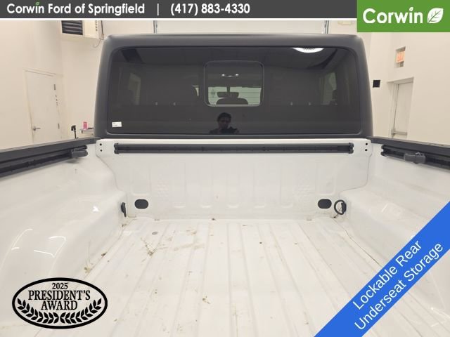 Used 2023 Jeep Gladiator Overland w/ Cold Weather Group image 16