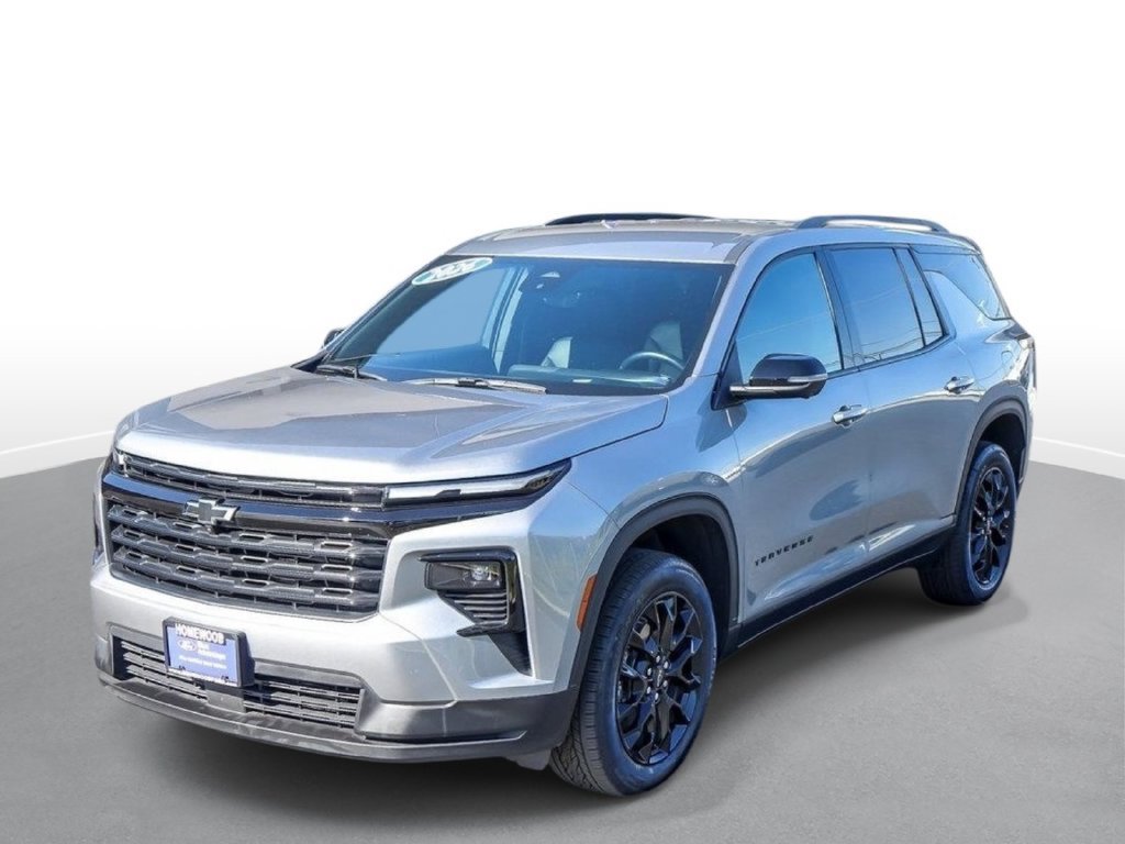 Used 2026 Chevrolet Traverse LT w/ Midnight/Sport Edition FWD image 3