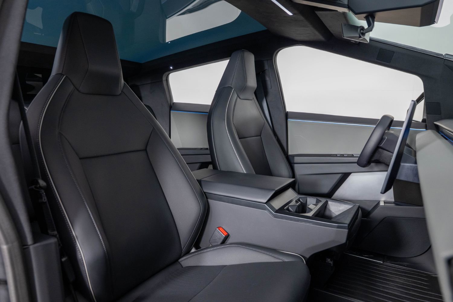 Used 2024 Tesla Cybertruck AWD Crew Cab image 27