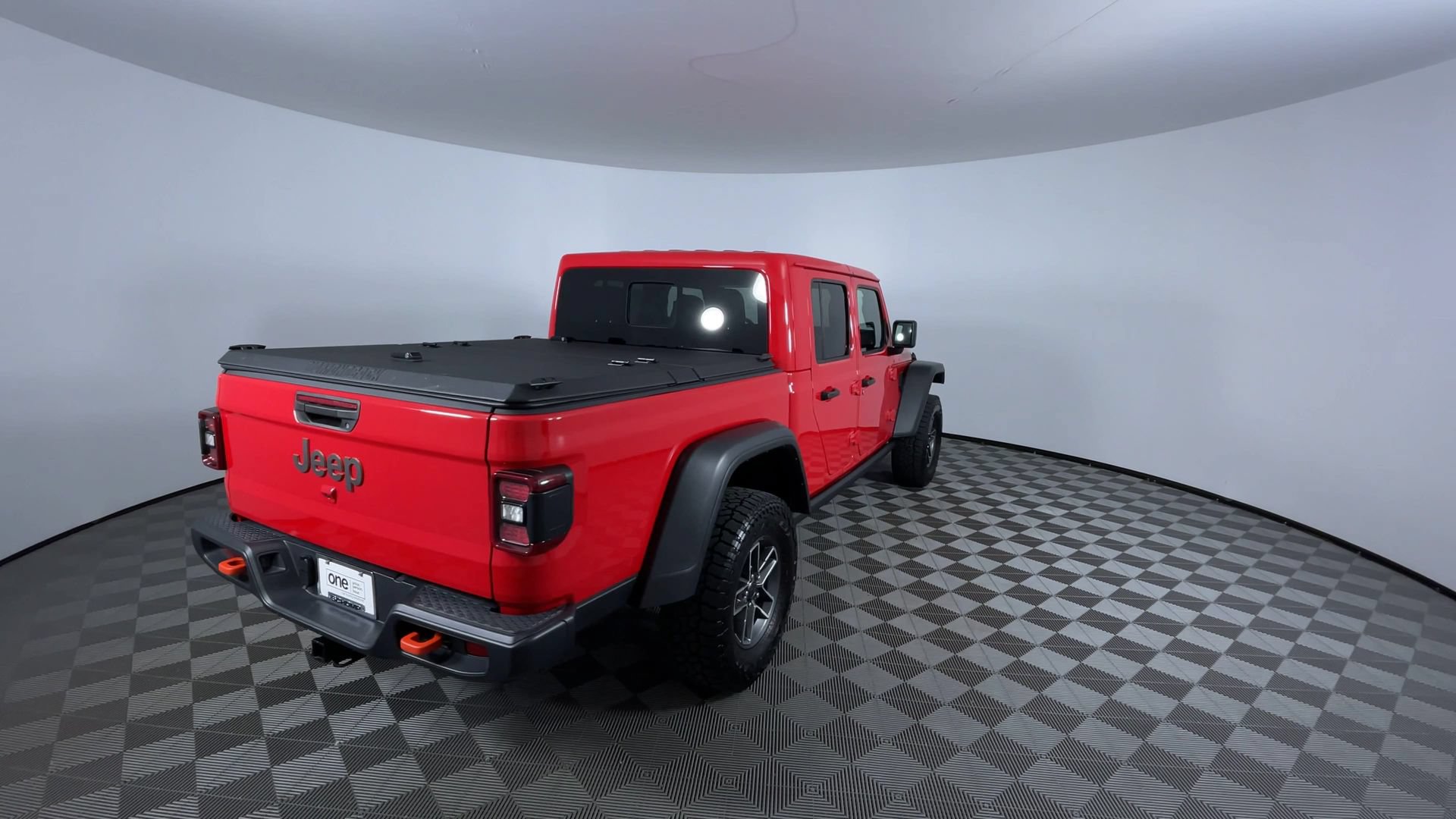 Used 2025 Jeep Gladiator Mojave w/ Convenience Group AWD/4WD image 8