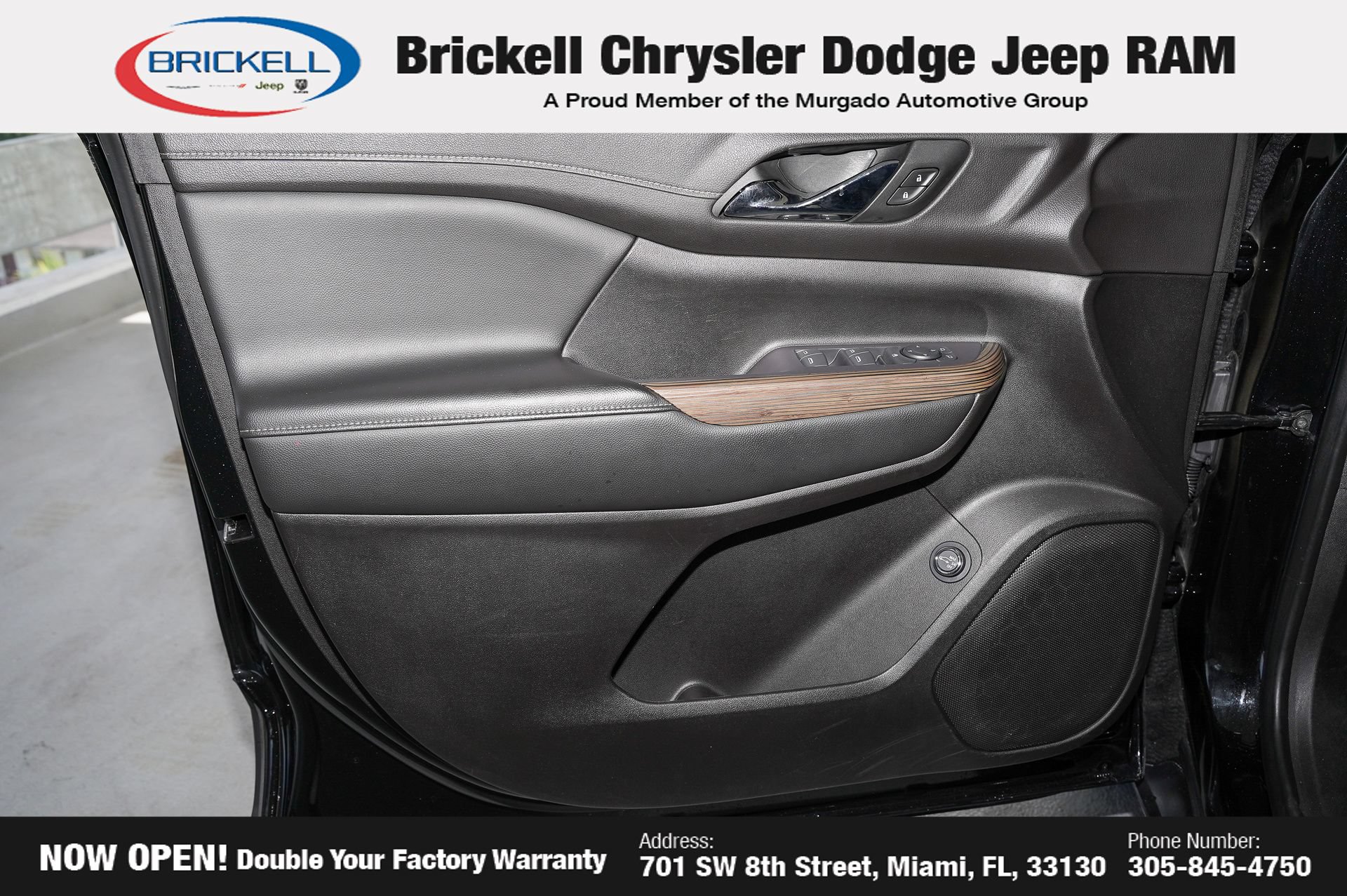 Used 2022 GMC Acadia SLE w/ Driver Convenience Package FWD image 13