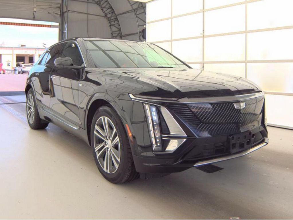 Used 2024 Cadillac Lyriq Luxury AWD/4WD image 4
