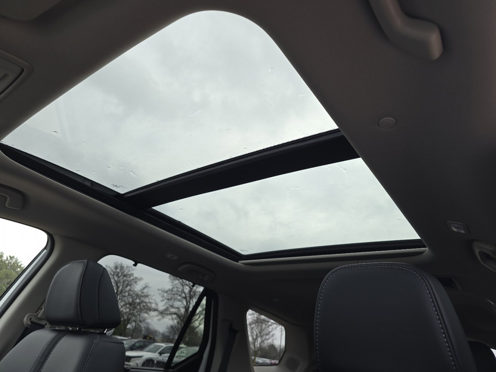 New 2025 Honda Pilot Touring image 3