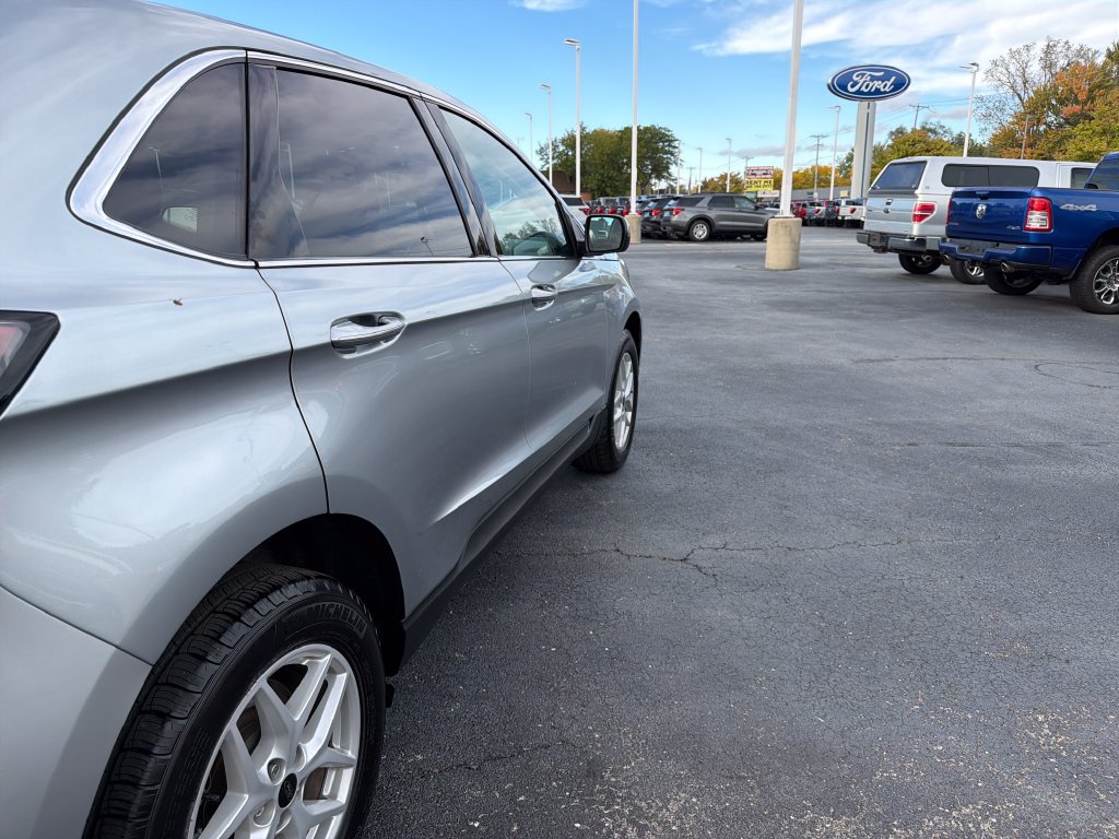 Used 2024 Ford Edge SEL w/ Convenience Package AWD/4WD image 13