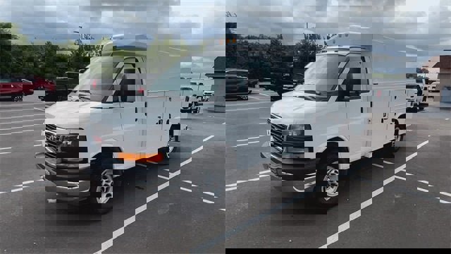 New 2025 GMC Savana 3500 w/ Power Convenience Package image 4