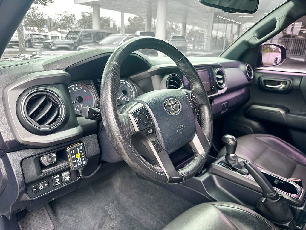 Used 2017 Toyota Tacoma TRD Off-Road RWD image 10
