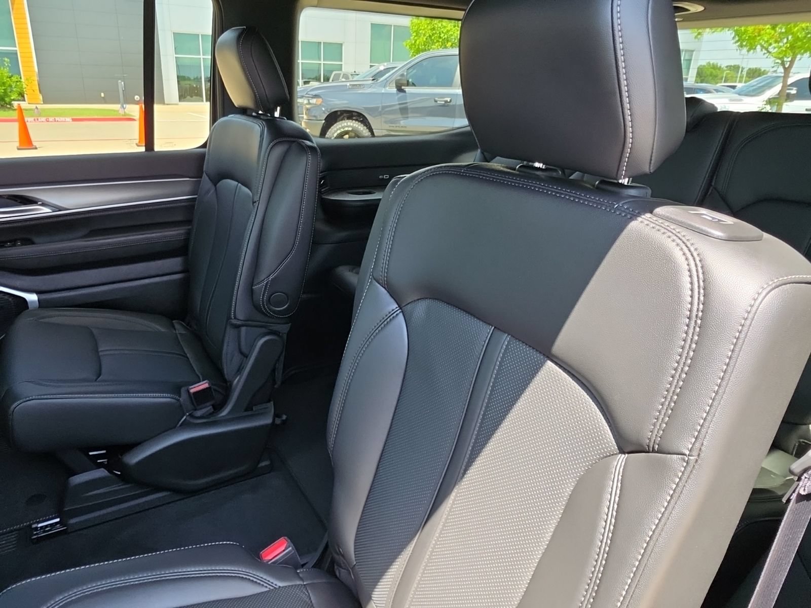 New 2026 Jeep Grand Wagoneer 4WD image 18