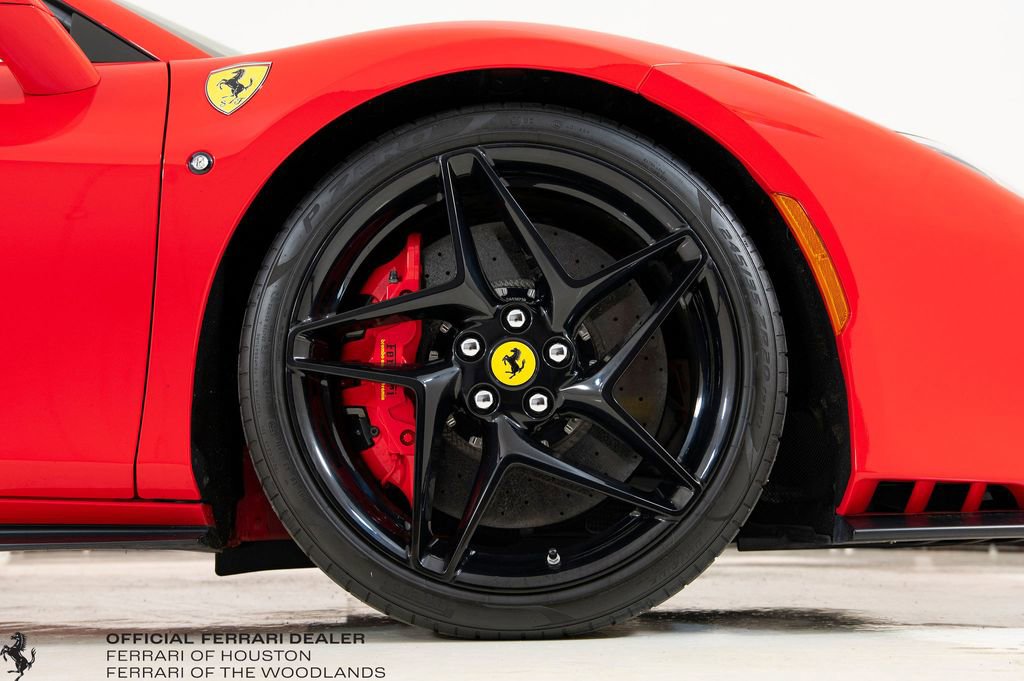 Used 2021 Ferrari F8 Tributo image 22