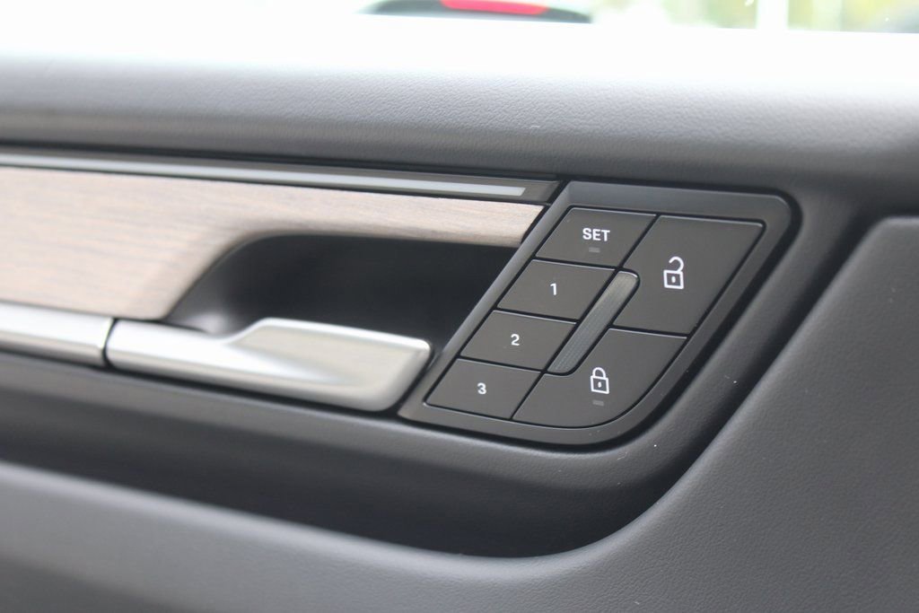 Certified 2024 Porsche Macan 4 Electric AWD/4WD image 18
