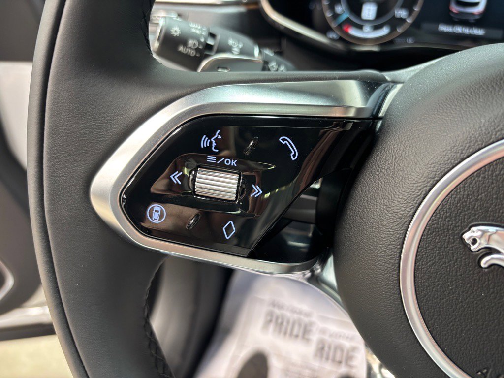 New 2026 Jaguar F-PACE R-Dynamic S image 20