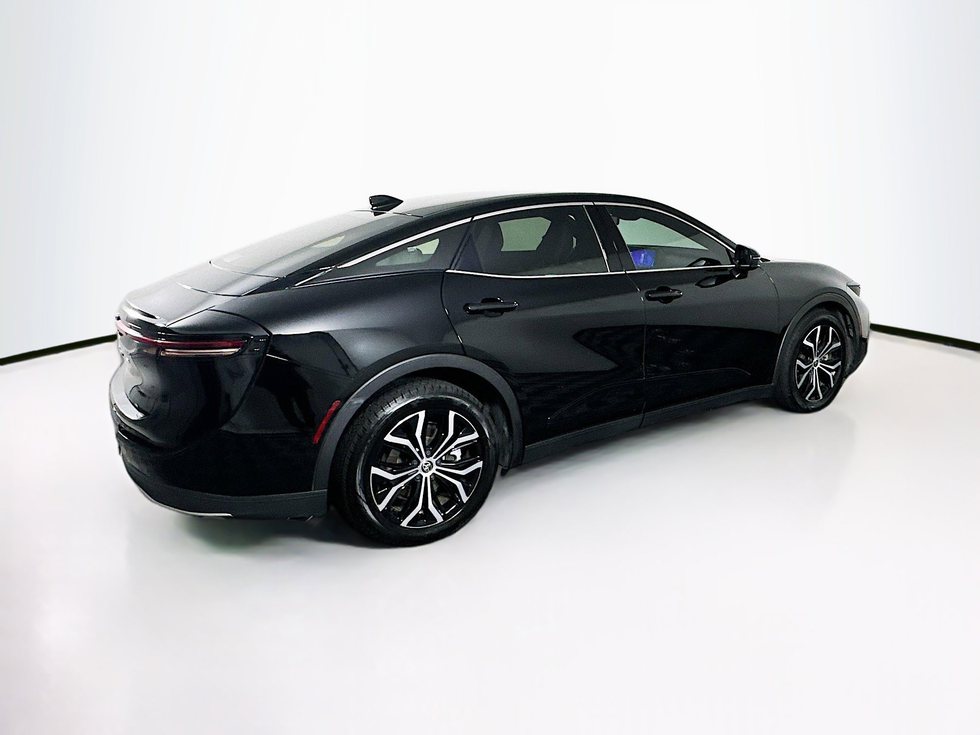 Used 2023 Toyota Crown XLE image 10