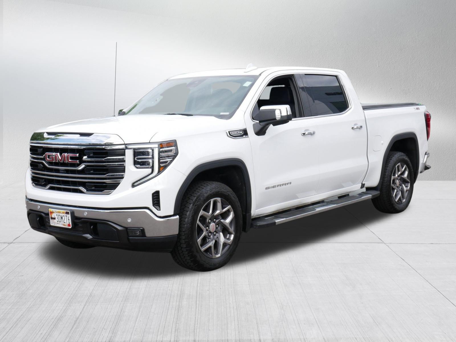 Used 2025 GMC Sierra 1500 SLT w/ SLT Premium Plus Package AWD/4WD image 3