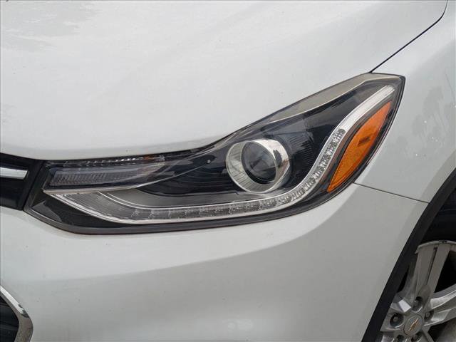 Used 2021 Chevrolet Trax LT w/ LT Convenience Package FWD image 9
