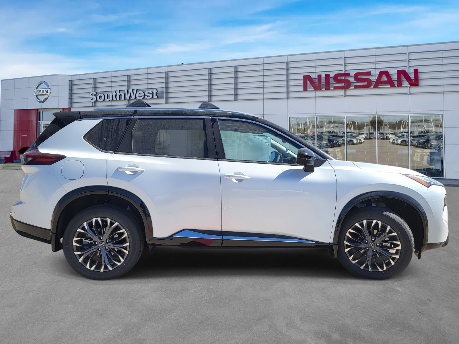 New 2026 Nissan Rogue Platinum image 5